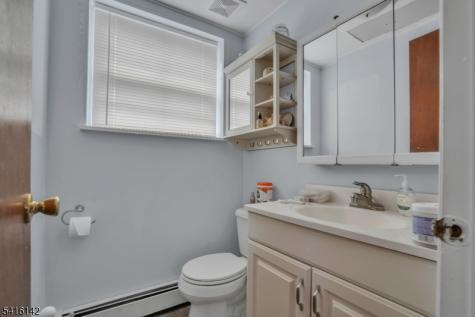 14 Woods Edge Road Byram NJ 07874
