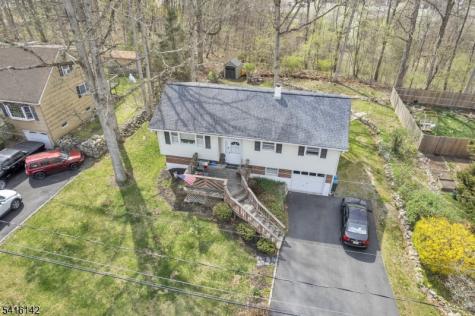 14 Woods Edge Road Byram NJ 07874