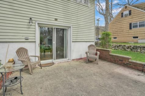 14 Woods Edge Road Byram NJ 07874