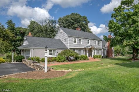 5 Scarlet Oak Road Tewksbury NJ 07830