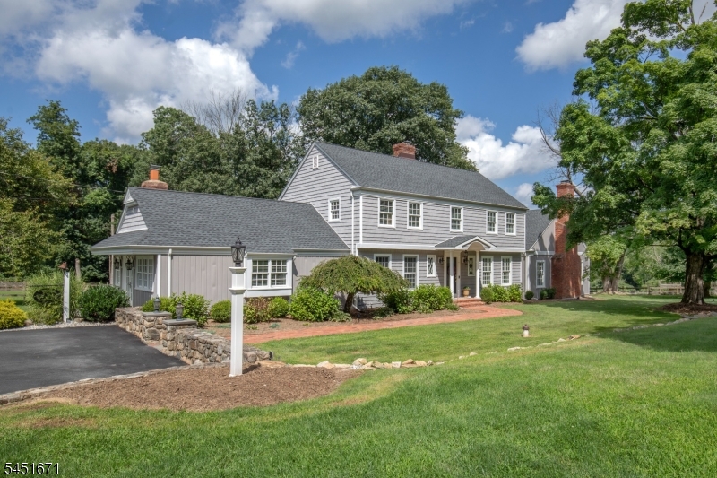 5 Scarlet Oak Road Tewksbury NJ 07830