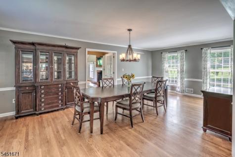 5 Scarlet Oak Road Tewksbury NJ 07830