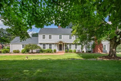 5 Scarlet Oak Road Tewksbury NJ 07830