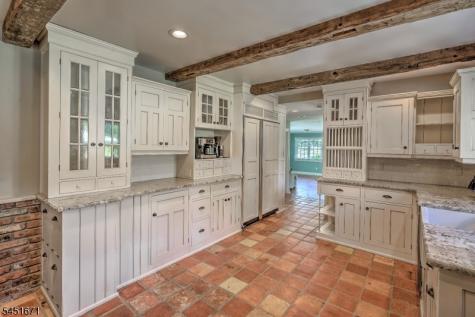 5 Scarlet Oak Road Tewksbury NJ 07830