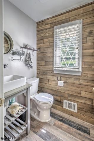 5 Scarlet Oak Road Tewksbury NJ 07830