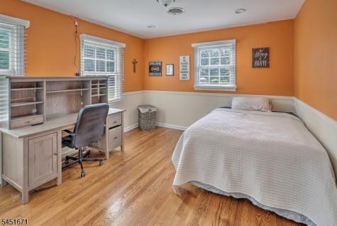 5 Scarlet Oak Road Tewksbury NJ 07830