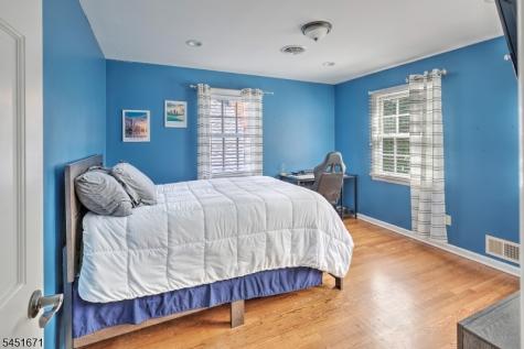 5 Scarlet Oak Road Tewksbury NJ 07830