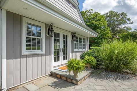 5 Scarlet Oak Road Tewksbury NJ 07830