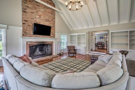5 Scarlet Oak Road Tewksbury NJ 07830