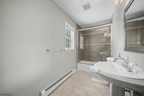 62 S Glen Road Kinnelon NJ 07405