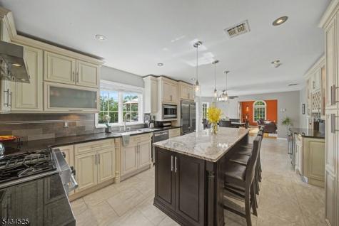 62 S Glen Road Kinnelon NJ 07405
