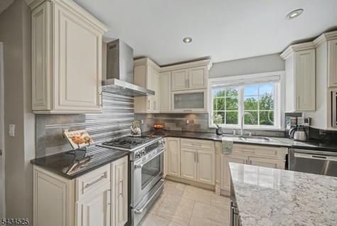 62 S Glen Road Kinnelon NJ 07405