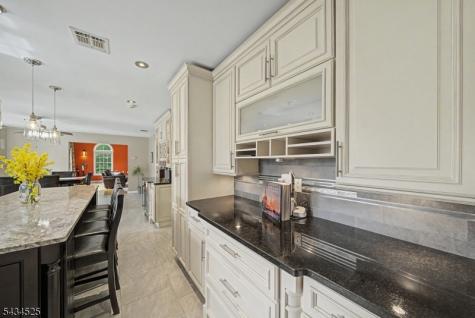 62 S Glen Road Kinnelon NJ 07405