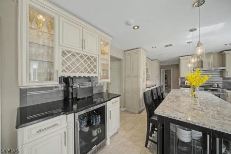 62 S Glen Road Kinnelon NJ 07405