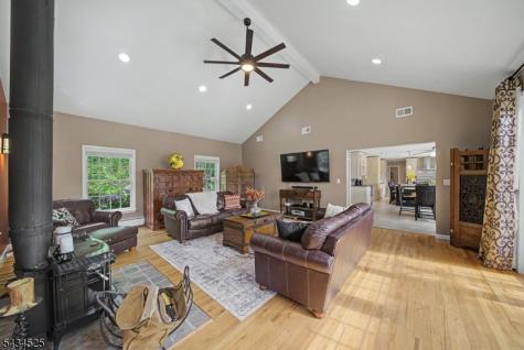 62 S Glen Road Kinnelon NJ 07405