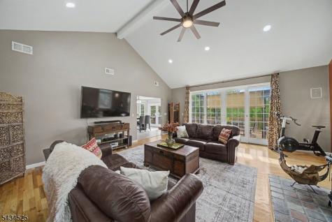 62 S Glen Road Kinnelon NJ 07405