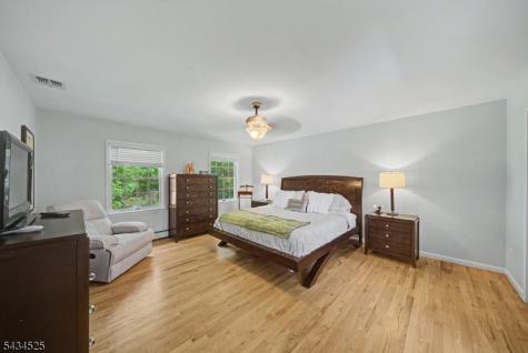 62 S Glen Road Kinnelon NJ 07405