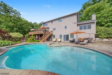 62 S Glen Road Kinnelon NJ 07405