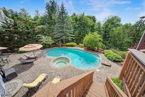 62 S Glen Road Kinnelon NJ 07405