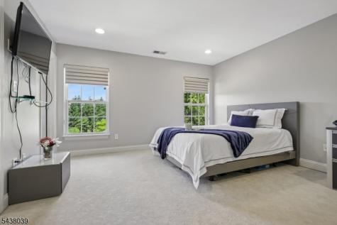 11 Valley Wood Drive Franklin NJ 08873