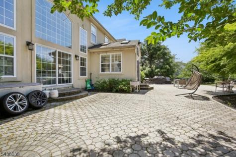 11 Valley Wood Drive Franklin NJ 08873