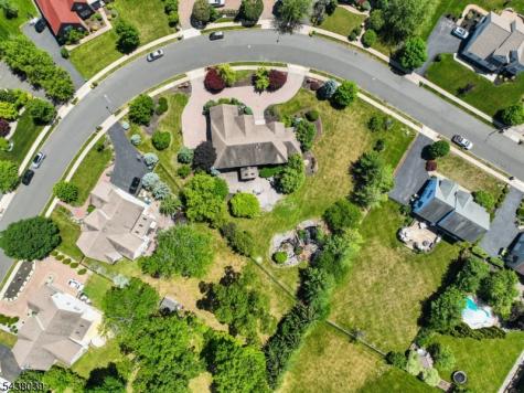 11 Valley Wood Drive Franklin NJ 08873