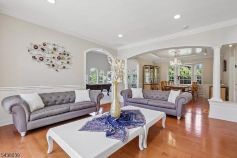 11 Valley Wood Drive Franklin NJ 08873