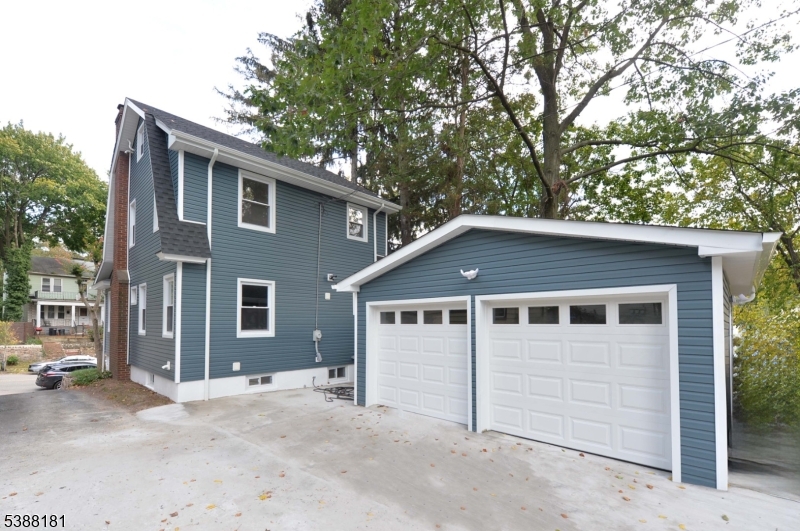 153 Midland Avenue East Orange NJ 07017