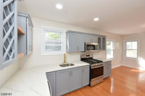 153 Midland Avenue East Orange NJ 07017