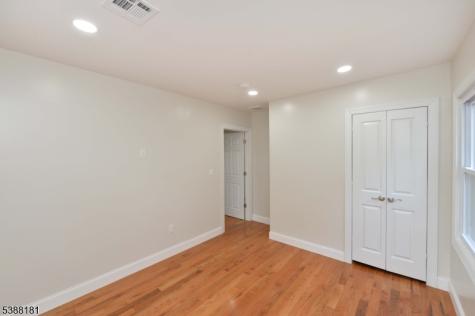 153 Midland Avenue East Orange NJ 07017
