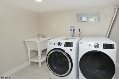 153 Midland Avenue East Orange NJ 07017