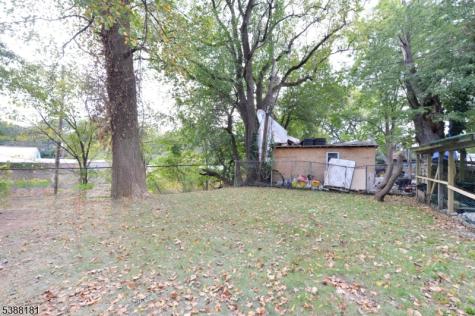 153 Midland Avenue East Orange NJ 07017