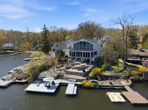 105 Maxim Drive Hopatcong NJ 07843