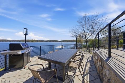 105 Maxim Drive Hopatcong NJ 07843