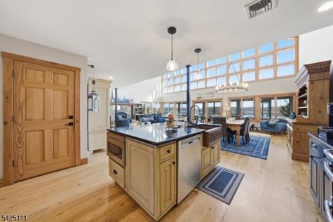 105 Maxim Drive Hopatcong NJ 07843