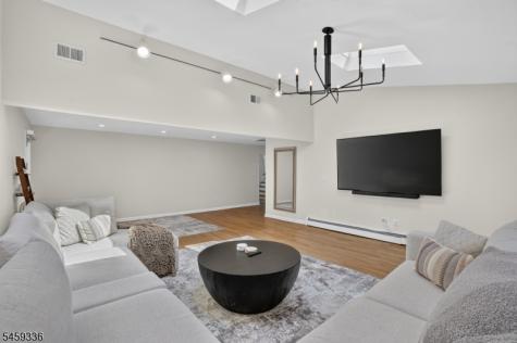 22 Woodside Road Springfield NJ 07081