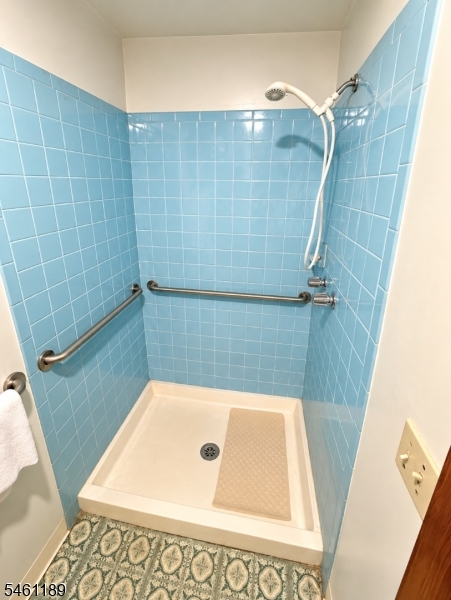 67 2ND Avenue Raritan NJ 08869