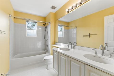 96 Magellan Way Franklin NJ 08823