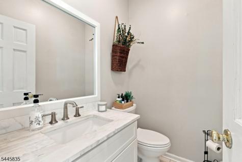 19 Woodfield Road Green NJ 07821