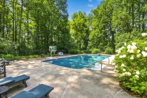 19 Woodfield Road Green NJ 07821