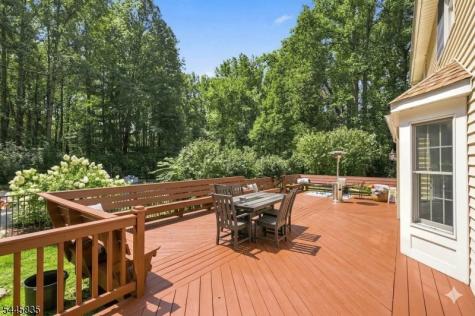 19 Woodfield Road Green NJ 07821