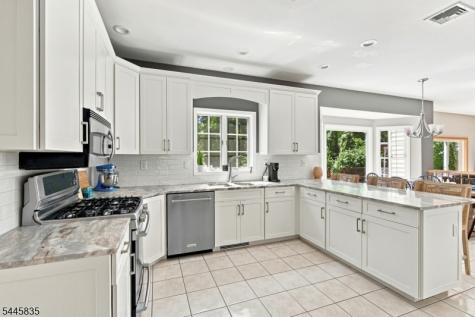 19 Woodfield Road Green NJ 07821