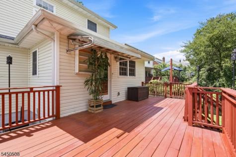 28 Kenz Terrace West Orange NJ 07052