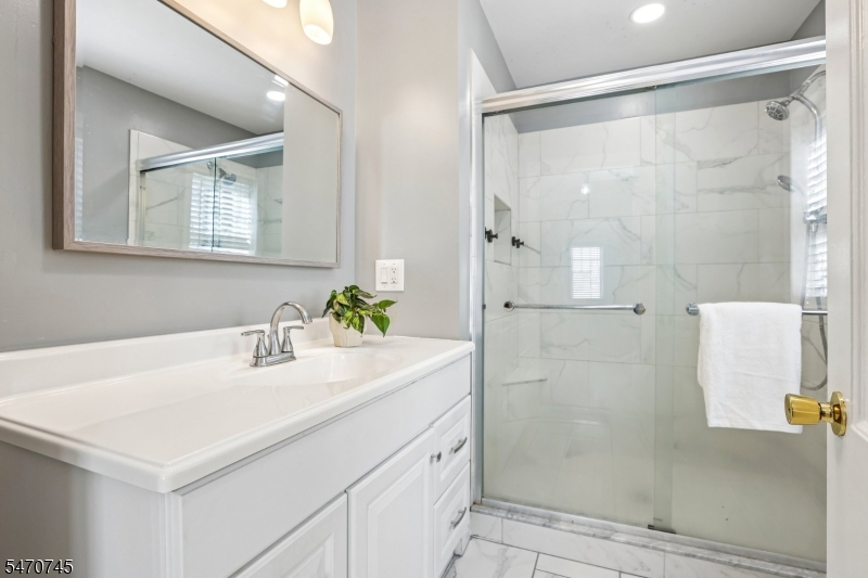 516 Twin Oaks Road Union NJ 07083