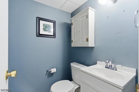 150 Rollins Trail Hopatcong NJ 07843