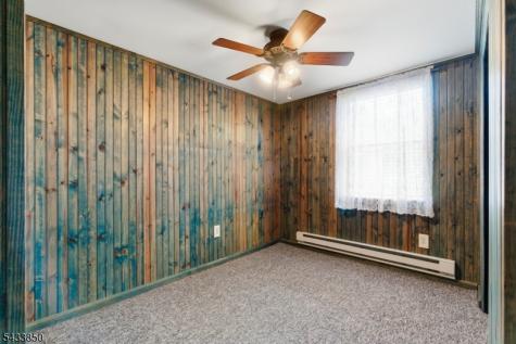 150 Rollins Trail Hopatcong NJ 07843