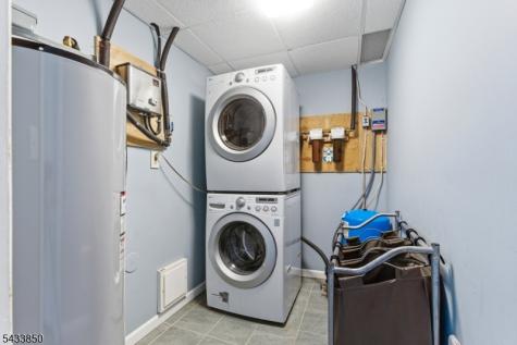 150 Rollins Trail Hopatcong NJ 07843