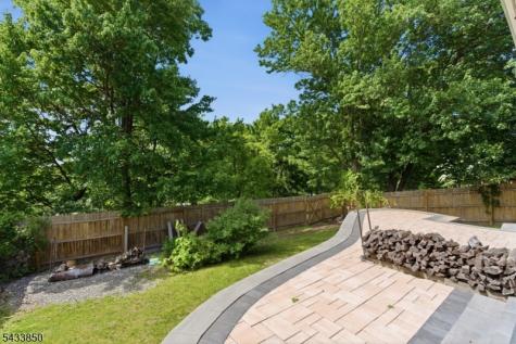 150 Rollins Trail Hopatcong NJ 07843