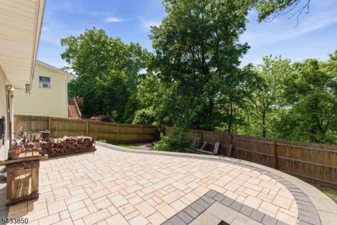150 Rollins Trail Hopatcong NJ 07843