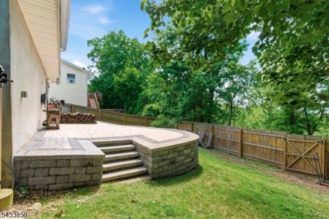 150 Rollins Trail Hopatcong NJ 07843
